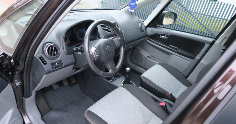Suzuki SX4 cena 35800 przebieg: 126000, rok produkcji 2013 z Kleszczele małe 277